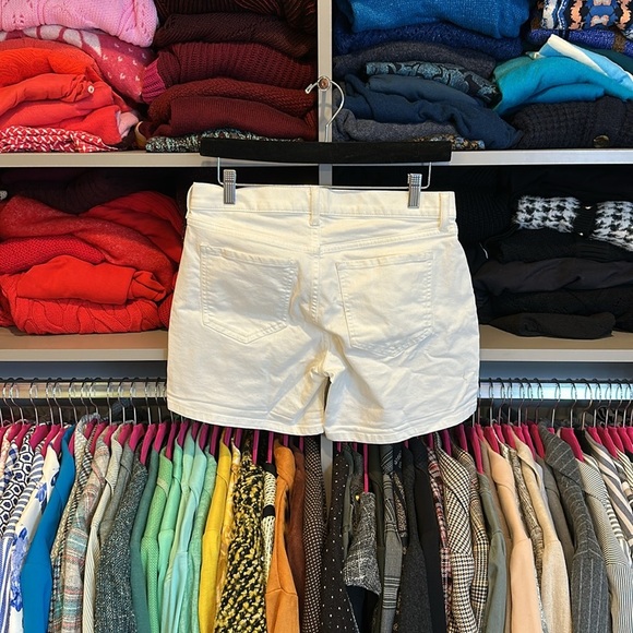 Banana Republic white denim shorts size 25 - Picture 3 of 3
